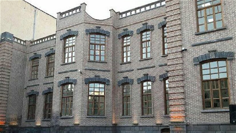 موزه عمارت بلديه تاريخ گوياي اردبيل